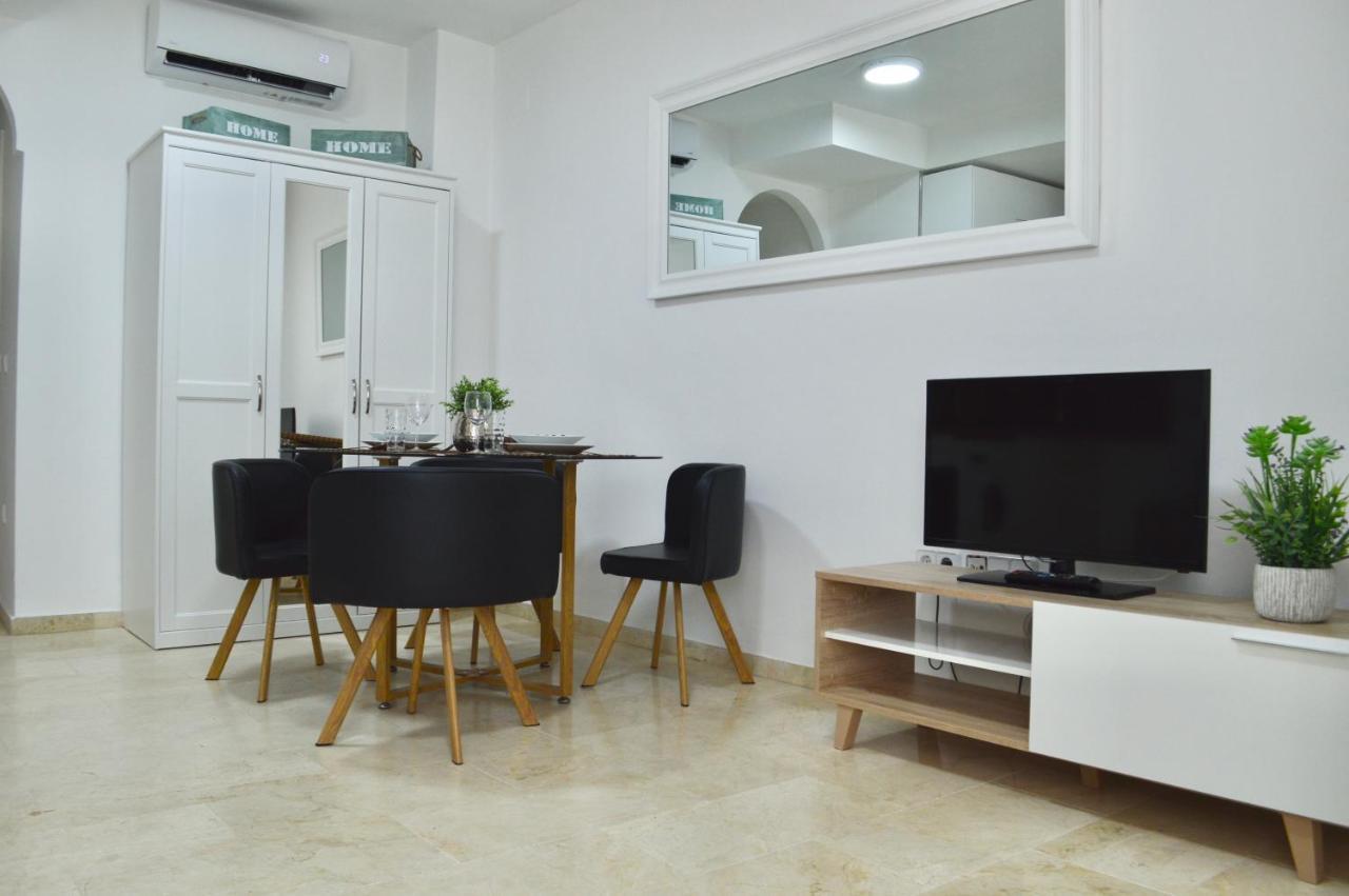 Apartamento Adriana. Centrico, A 50M De La Playa. فوينخيرولا المظهر الخارجي الصورة