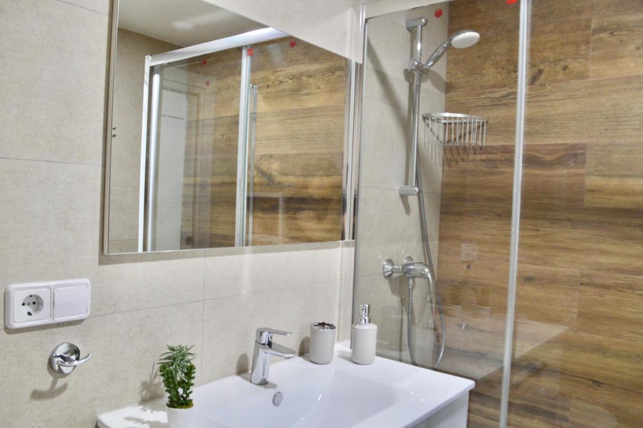 Apartamento Adriana. Centrico, A 50M De La Playa. فوينخيرولا المظهر الخارجي الصورة
